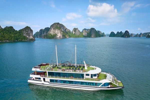 Halong Heritage Luxury Day Cruise from Hanoi