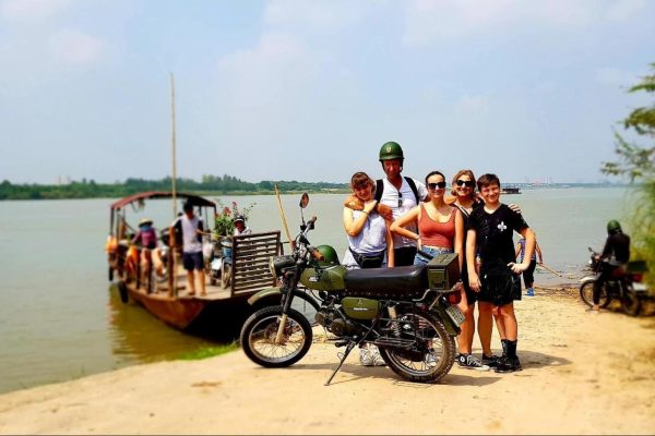 Hanoi Countryside & Bat Trang Ceramic Village Tour by Vintage Minsk Motorbike